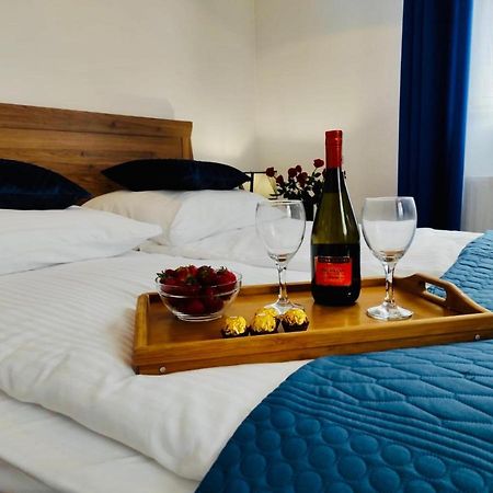 Apartament Blekit Fal Ustka Apartman Kültér fotó