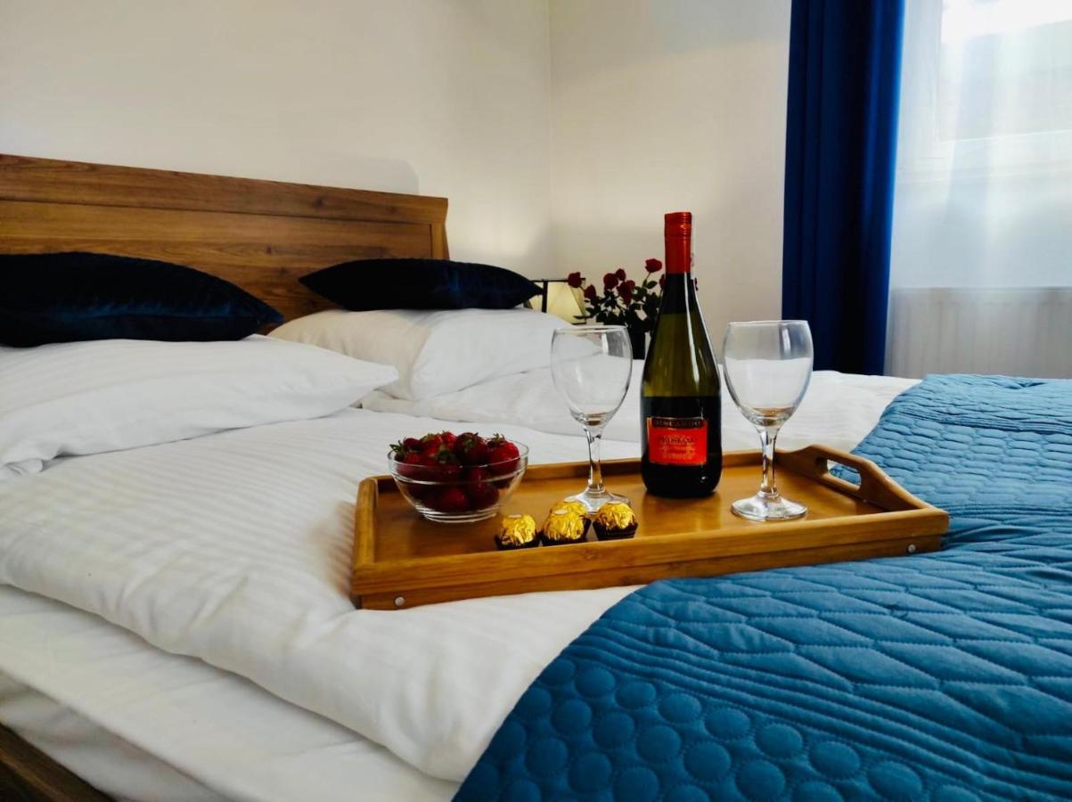 Apartament Blekit Fal Ustka Apartman Kültér fotó